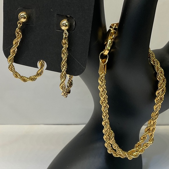 Avon Double Twisted Gold-Tone Bracelet & Earrings Set – 1980s - Picture 1 of 9